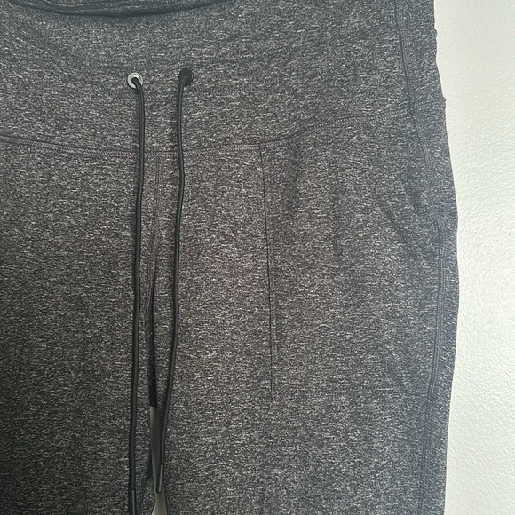 Old Navy Active High Rise Leggings - Picture 4 of 6
